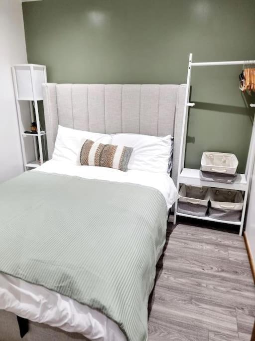 Cosy Hideaway Lodge In Glan Gwna Caeathro Bagian luar foto
