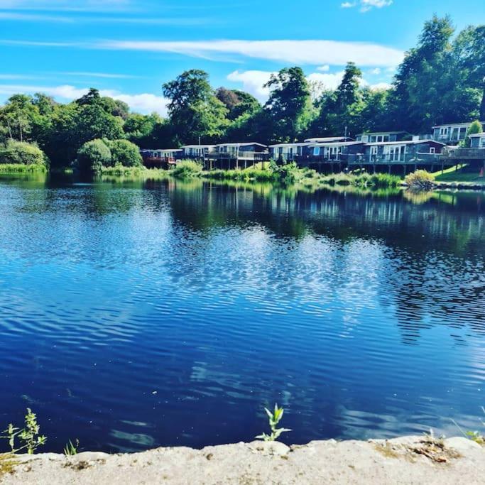 Cosy Hideaway Lodge In Glan Gwna Caeathro Bagian luar foto